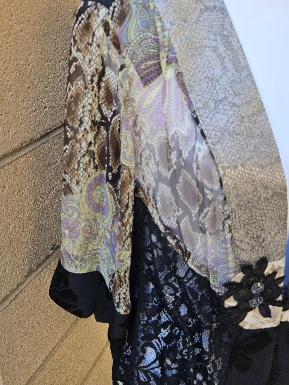 Vioket Kay Vintage Black Lace Open-front Kimono Jacket with Paisley Accents - Picture 2 of 9